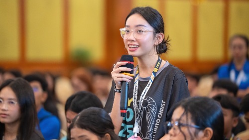 FSY Conference Inspires Cambodian Youth to ‘Look Unto Christ’ . . . Their Response Shows They are Ready to Lead សន្និសីទ ដ.ក.យ. បំផុស​គំនិត​យុវវ័យ​កម្ពុជា​ឲ្យ ‹ មើល​ទៅ​ព្រះគ្រីស្ទ › ។ … ការឆ្លើយតប​របស់​ពួកគេ​បង្ហាញ​ថា​ពួកគេ​ត្រៀមខ្លួន​ជា​ស្រេច​ដើម្បី​ដឹកនាំ